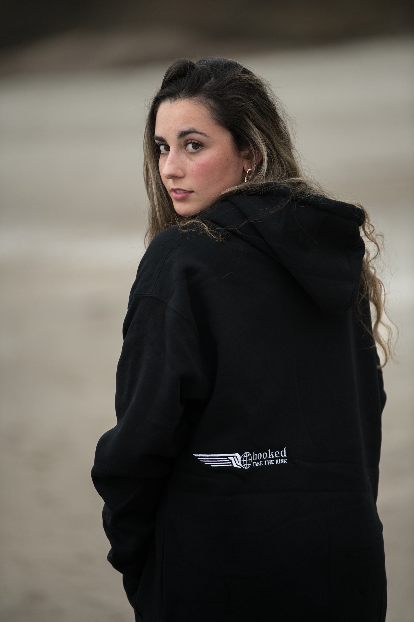 HOODIE "TAKE THE RISK" BLACK