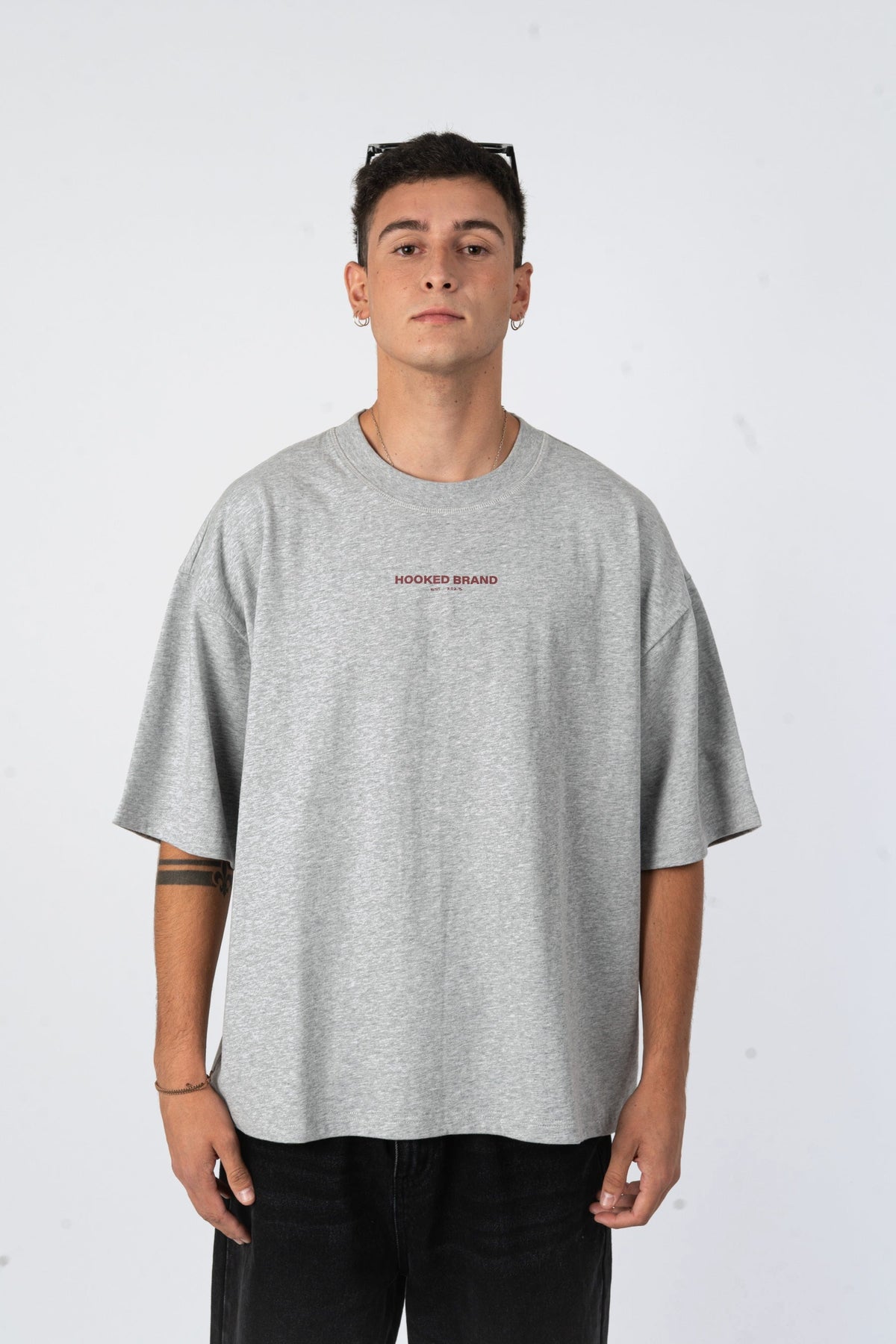 Polera oversize Hooked gris melange - vista frontal