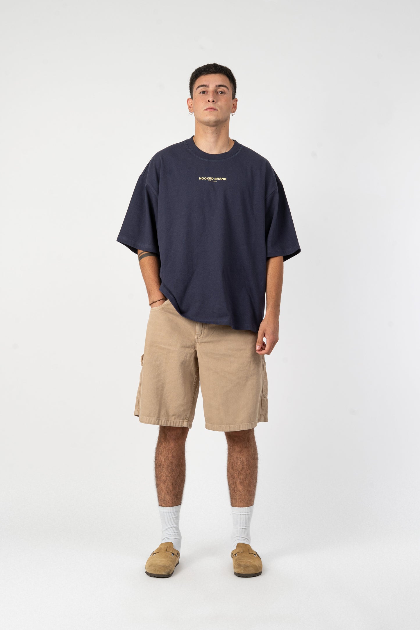 KHAKI SHORTS
