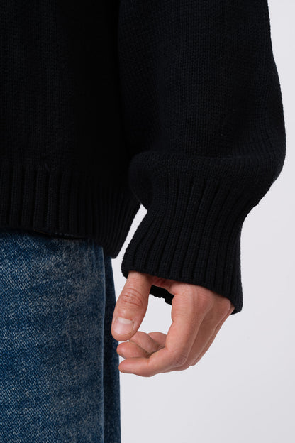 OVERSIZED BLACK KNIT