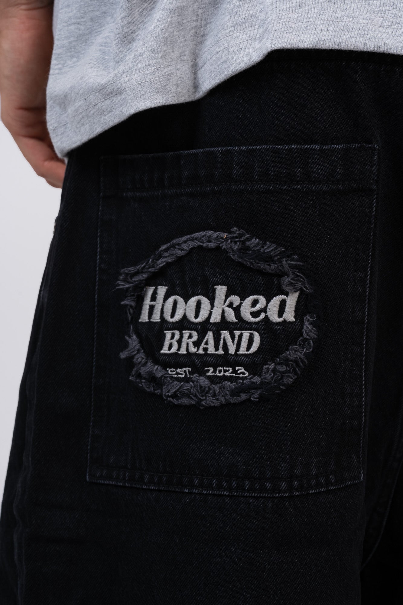 BLACK DENIM BALOON PANTS