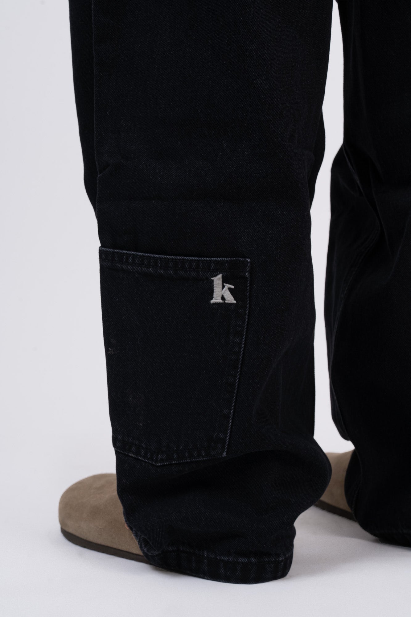 BLACK DENIM BALOON PANTS